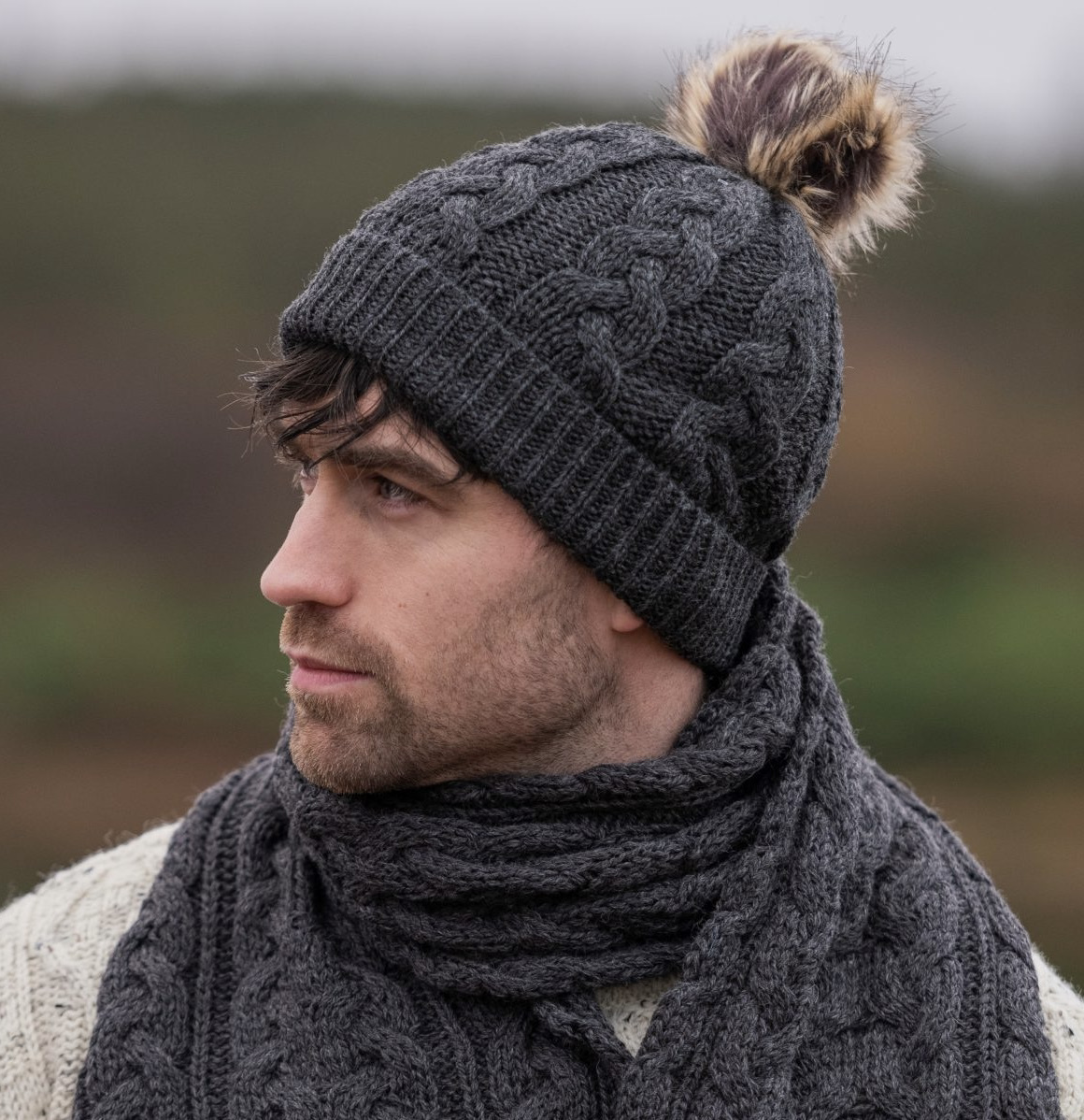 Bonnet irlandais chaud laine mérinos pompon Aran Crafts